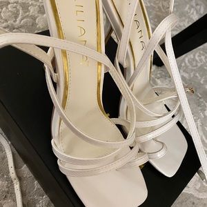 Trendy white strappy heel